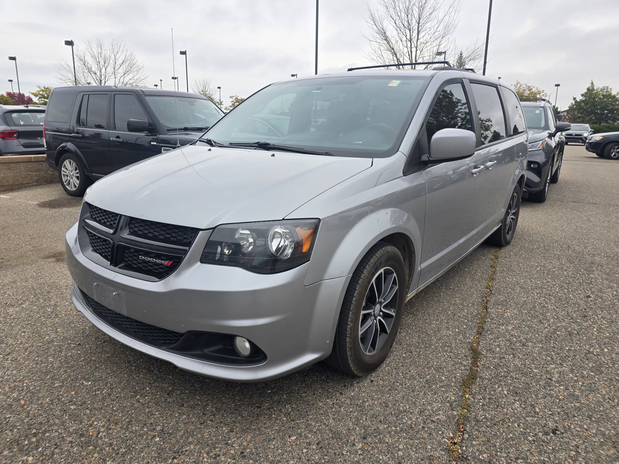 Used 2018 Dodge Grand Caravan SE FWD image 12