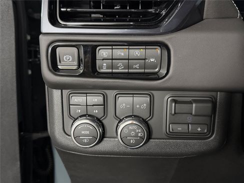 New 2026 GMC Yukon AT4 Ultimate AWD/4WD image 25