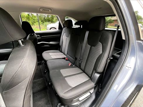 Used 2022 Kia Sorento LX FWD image 19