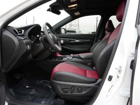 Certified 2025 INFINITI QX50 Sport image 17