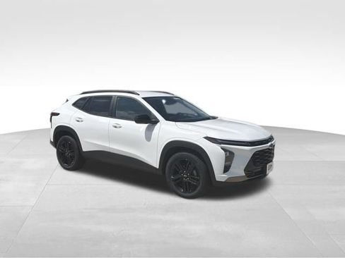 Certified 2024 Chevrolet Trax ACTIV w/ Driver Confidence Package FWD image 7