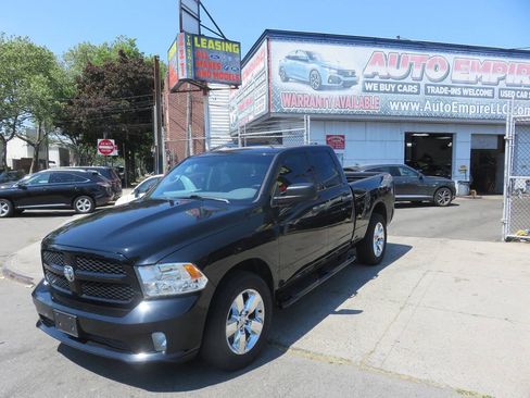 Used 2019 RAM 1500 Express w/ Express Value Package AWD/4WD image 2