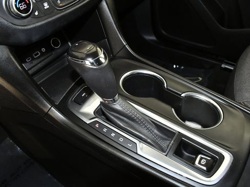 Used 2019 Chevrolet Equinox LT image 30