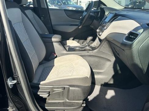 Used 2020 Chevrolet Equinox LS w/ LS Convenience Package image 20