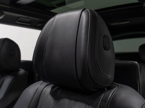 Used 2025 Mercedes-Benz Maybach GLS 600 4MATIC image 41