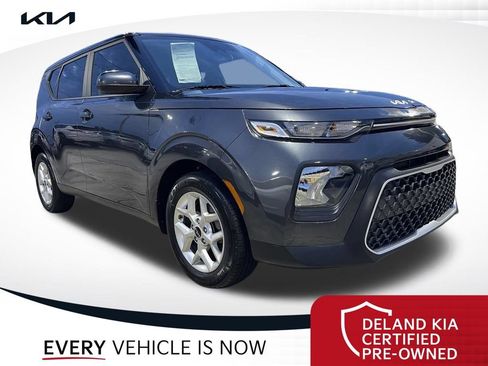 Certified 2022 Kia Soul S FWD image 1