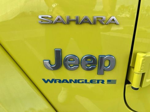 Used 2023 Jeep Wrangler Unlimited Sahara AWD/4WD image 24