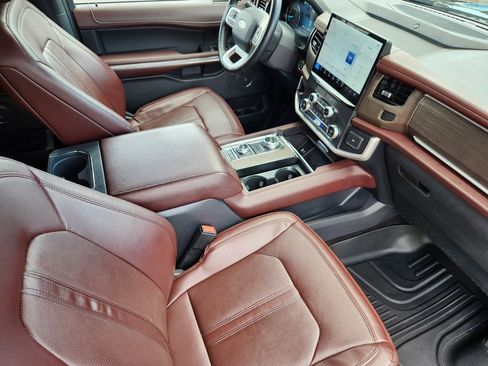 Used 2022 Ford Expedition Limited AWD/4WD image 15