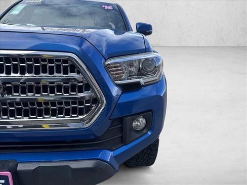 Used 2016 Toyota Tacoma TRD Off-Road w/ Premium & Technology Package image 10