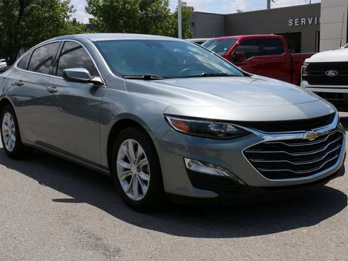 Used 2025 Chevrolet Malibu LT FWD image 4