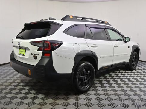 Used 2022 Subaru Outback Wilderness image 7