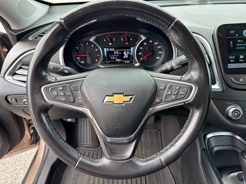 Used 2018 Chevrolet Malibu LT w/ Driver Confidence Package FWD image 15