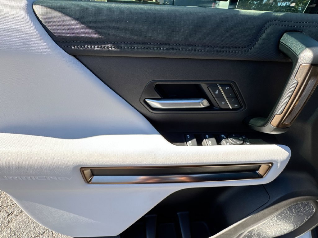 Used 2025 GMC Hummer EV 3X AWD/4WD image 13
