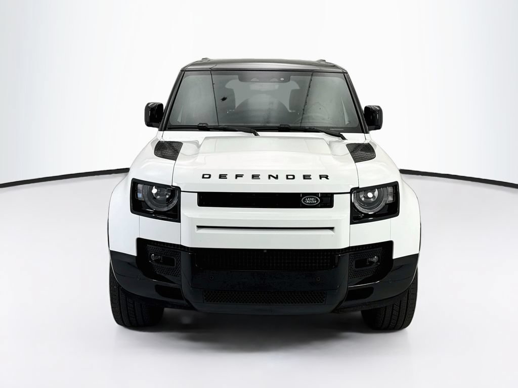 Used 2025 Land Rover Defender 110 X-Dynamic SE AWD/4WD image 2