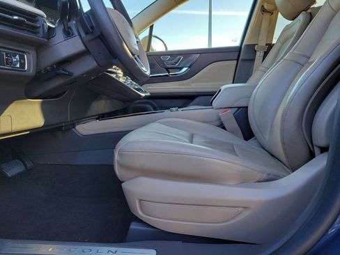 Used 2022 Lincoln Corsair FWD w/ Premium Package image 17