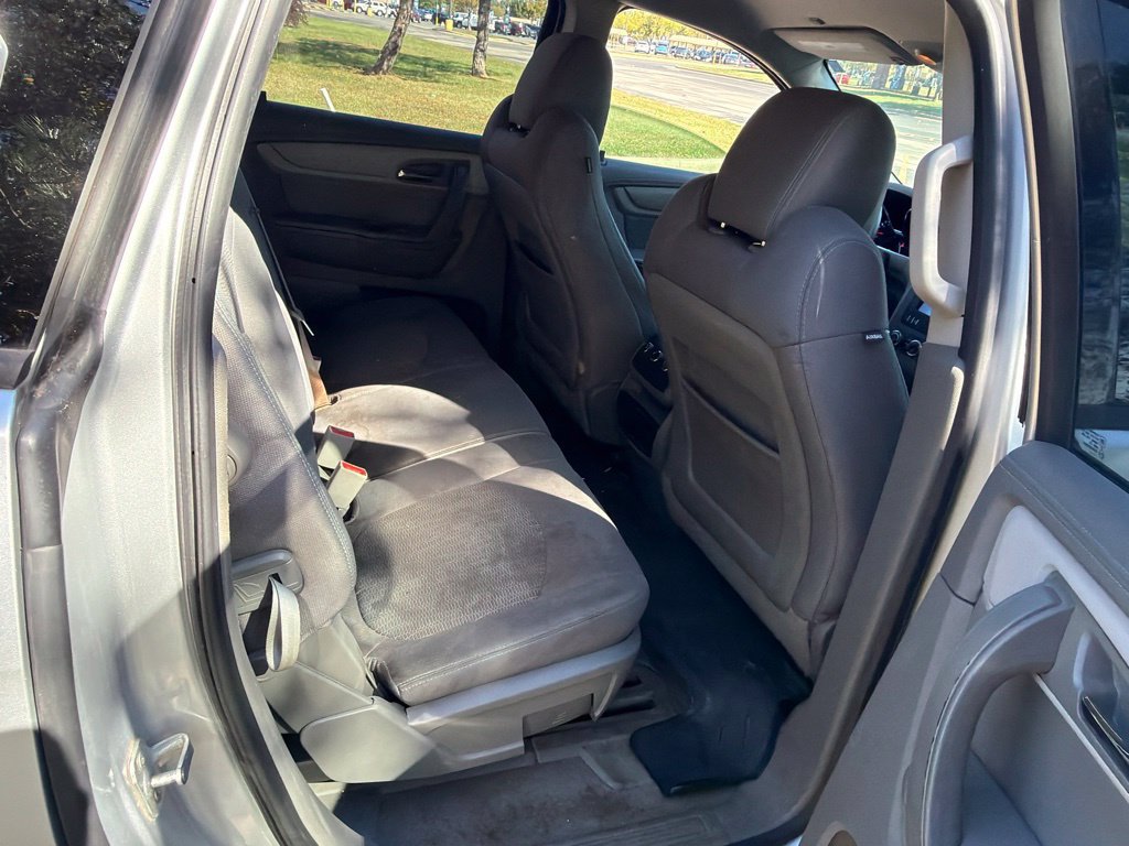 Used 2013 Chevrolet Traverse LS FWD image 9
