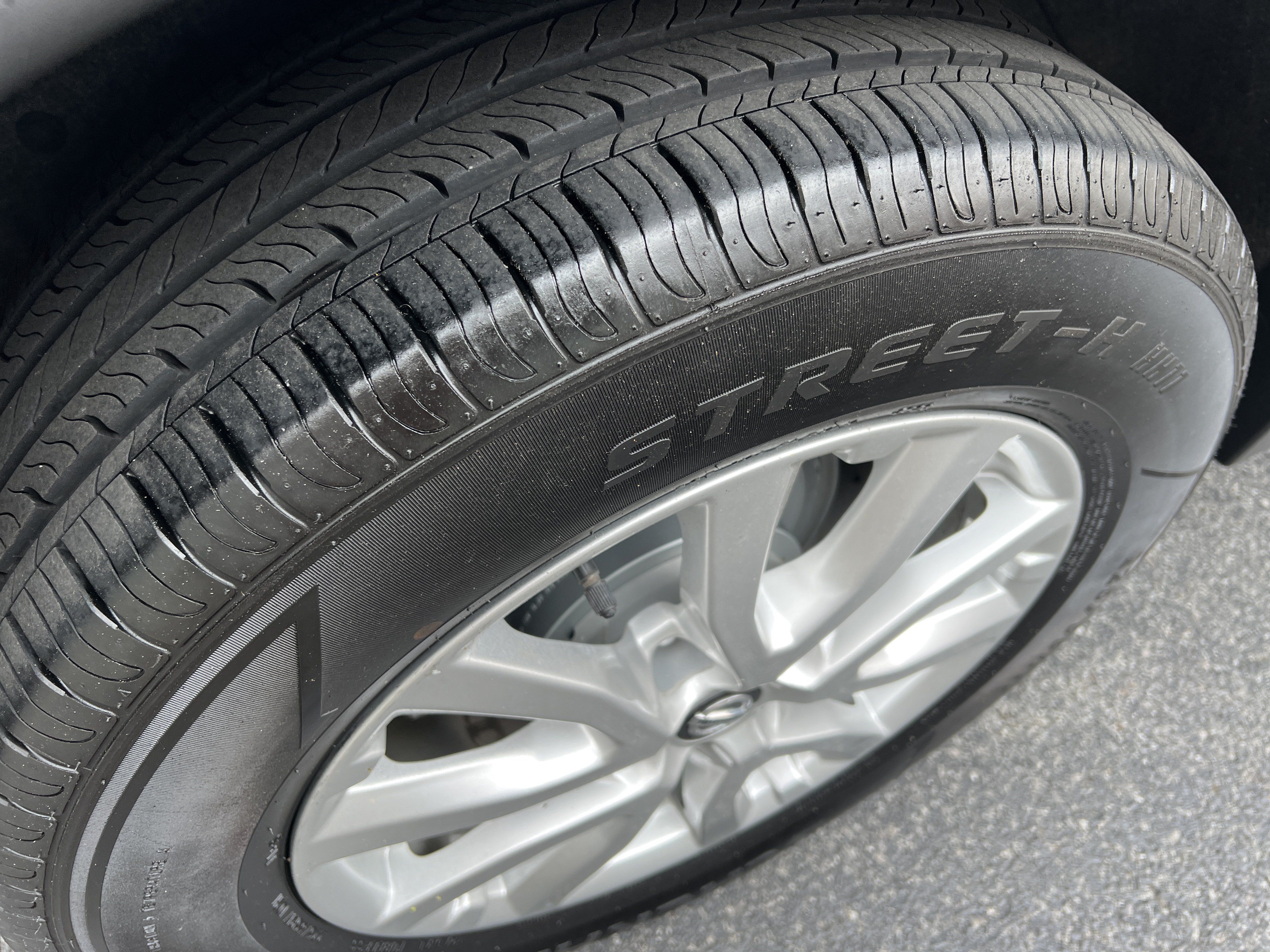 Used 2020 Nissan Rogue SV AWD/4WD image 13