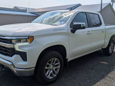 Used 2023 Chevrolet Silverado 1500 LT AWD/4WD image 2