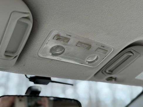 Used 2013 Toyota Yaris LE image 36