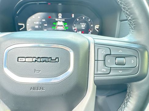 Used 2024 GMC Yukon XL Denali AWD/4WD image 18