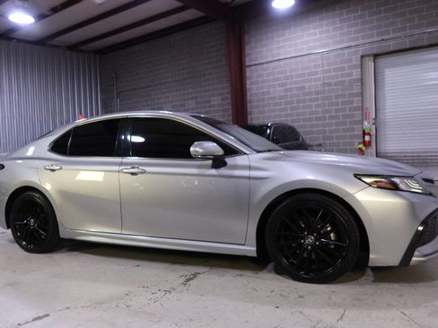 Used 2022 Toyota Camry XSE image 7