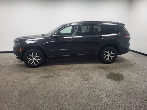 Used 2024 Jeep Grand Cherokee L Limited w/ Luxury Tech Group II image 3
