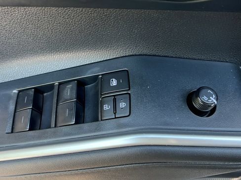 Certified 2024 Toyota Highlander LE AWD/4WD image 12