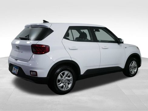 Used 2021 Hyundai Venue SE FWD image 10