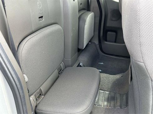 Used 2020 Nissan Frontier S image 11