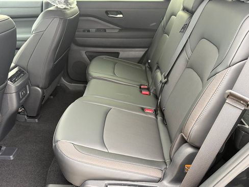 New 2026 Nissan Pathfinder SL image 19