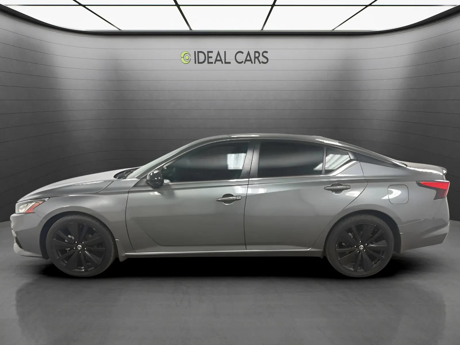 Used 2022 Nissan Altima 2.5 SR w/ Midnight Edition Package FWD image 8