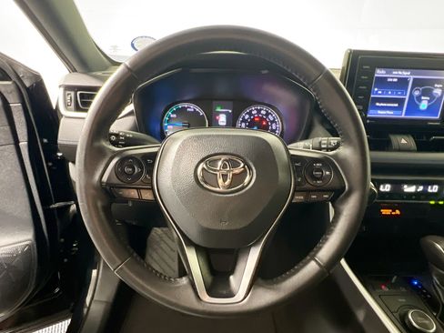 Used 2022 Toyota RAV4 SE image 17