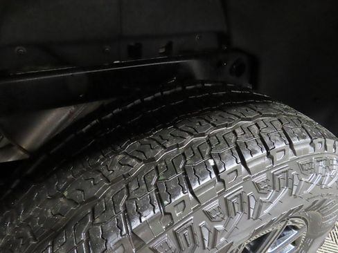 Used 2025 Chevrolet Colorado Trail Boss image 30