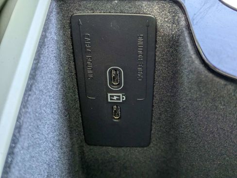 Used 2025 Volvo XC90 B6 Plus w/ Protection Package Premier image 34