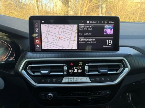 Certified 2023 BMW X4 xDrive30i w/ M Sport Package image 9