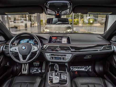 Used 2019 BMW 740i w/ M Sport Package RWD image 3