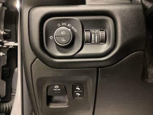 Used 2019 RAM 1500 Big Horn image 18