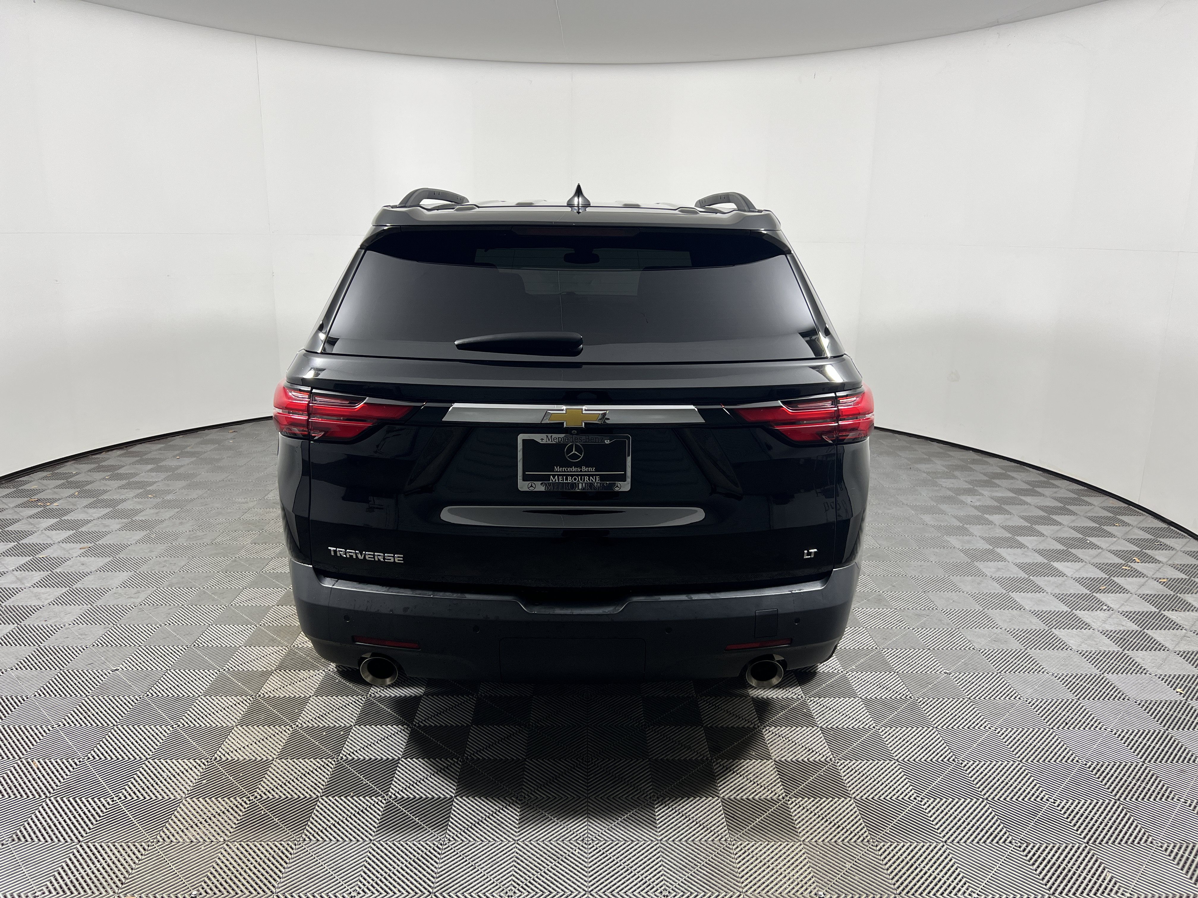 Used 2023 Chevrolet Traverse LT FWD image 4
