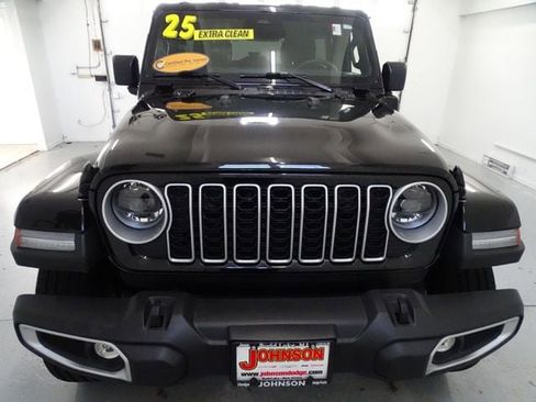 Certified 2025 Jeep Wrangler Unlimited Sahara AWD/4WD image 23