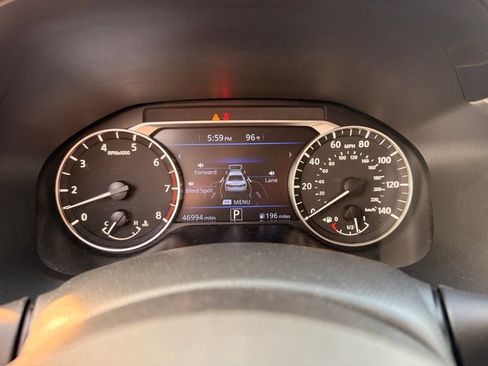 Used 2024 Nissan Altima 2.5 SR FWD image 14