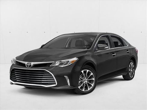 Used 2017 Toyota Avalon Limited FWD image 1