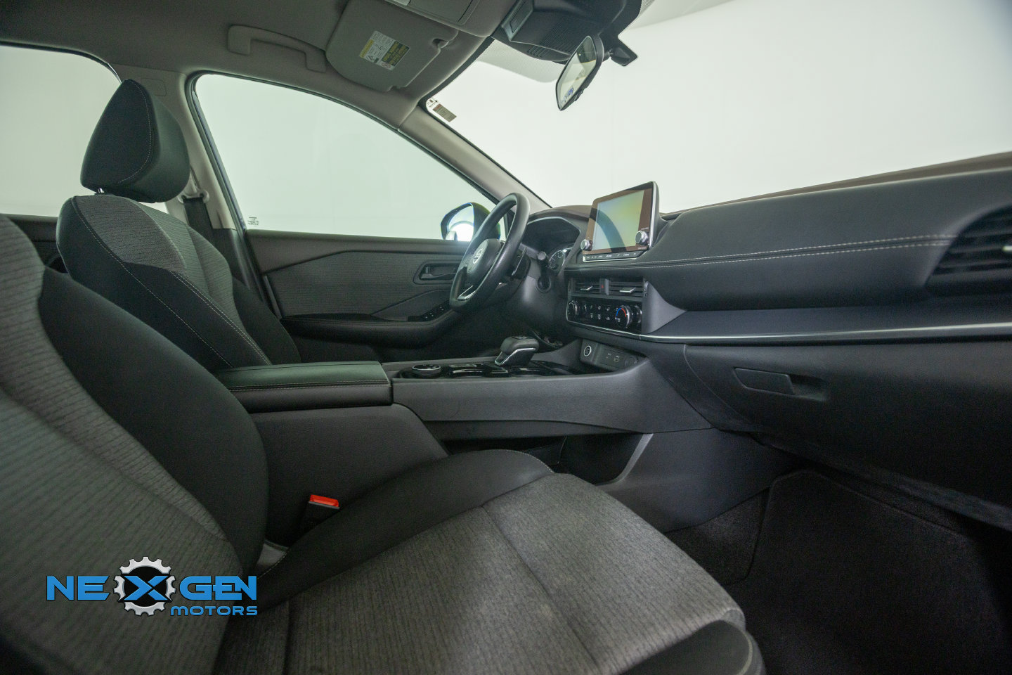 Used 2021 Nissan Rogue S AWD/4WD image 6