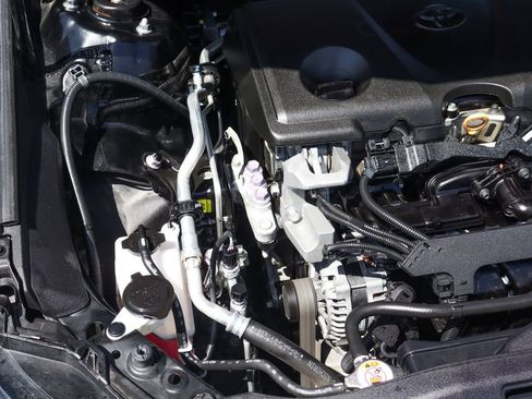 Used 2019 Toyota Camry SE FWD image 10
