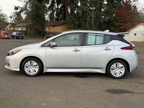 Used 2022 Nissan Leaf S image 3