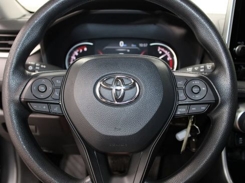 Used 2025 Toyota RAV4 LE AWD/4WD image 31