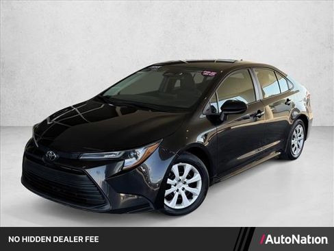 Used 2025 Toyota Corolla LE FWD image 1