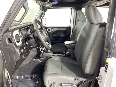 Used 2025 Jeep Wrangler Sport AWD/4WD image 15