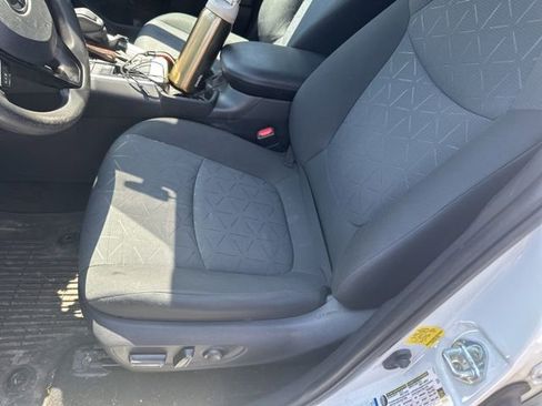 Used 2021 Toyota RAV4 XLE AWD/4WD image 5