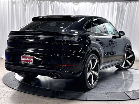New 2026 Porsche Cayenne Coupe AWD/4WD image 7