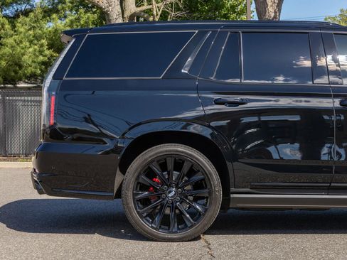 Used 2026 Cadillac Escalade V AWD/4WD image 22